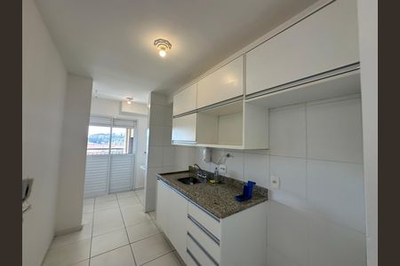 Cozinha de apartamento para alugar com 2 quartos, 70m² em Empresarial 18 do Forte, Barueri