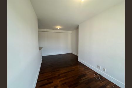 Sala de apartamento para alugar com 2 quartos, 70m² em Empresarial 18 do Forte, Barueri