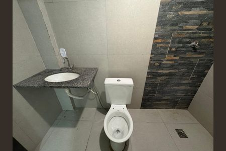 Banheiro da suíte  de apartamento à venda com 1 quarto, 31m² em Riacho Fundo, Brasília