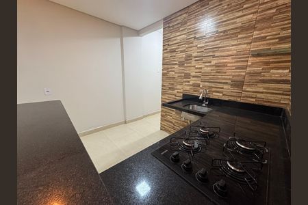 Cozinha de apartamento à venda com 1 quarto, 31m² em Riacho Fundo, Brasília