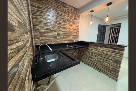 Cozinha de apartamento à venda com 1 quarto, 31m² em Riacho Fundo, Brasília