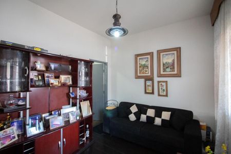 Casa à venda com 3 quartos, 215m² em Planalto, Belo Horizonte