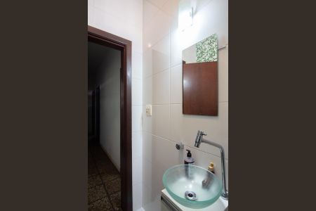 Banheiro de casa à venda com 3 quartos, 215m² em Planalto, Belo Horizonte