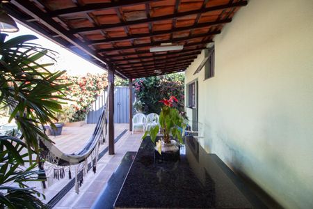Varanda de casa à venda com 3 quartos, 215m² em Planalto, Belo Horizonte