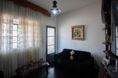Sala de casa à venda com 3 quartos, 215m² em Planalto, Belo Horizonte