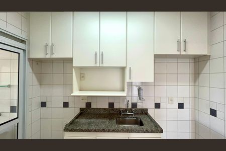 Cozinha de apartamento para alugar com 2 quartos, 51m² em Pinheiros, São Paulo