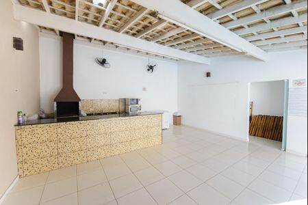 Apartamento para alugar com 120m², 2 quartos e sem vaga Apartamento para alugar com 120m², 2 quartos e sem vagaÁrea comum - Salão de festas