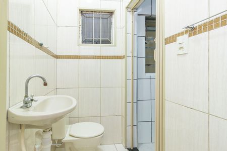 Banheiro de casa para alugar com 1 quarto, 50m² em Vila Pereira Barreto, São Paulo