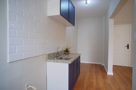 Cozinha de apartamento para alugar com 1 quarto, 42m² em Floresta, Porto Alegre
