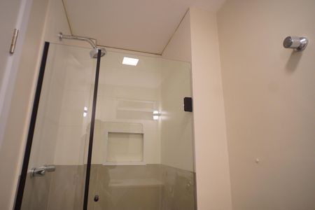 Banheiro  de apartamento para alugar com 1 quarto, 42m² em Floresta, Porto Alegre