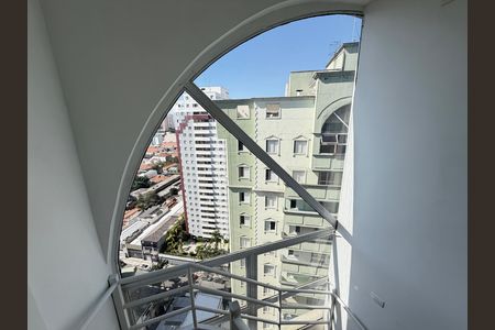Apartamento à venda com 138m², 3 quartos e 2 vagas Apartamento à venda com 138m², 3 quartos e 2 vagasEscada
