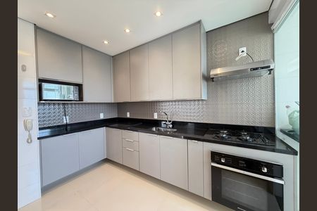 Apartamento à venda com 138m², 3 quartos e 2 vagas Apartamento à venda com 138m², 3 quartos e 2 vagasCozinha