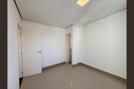 Apartamento à venda com 138m², 3 quartos e 2 vagas Apartamento à venda com 138m², 3 quartos e 2 vagassuite