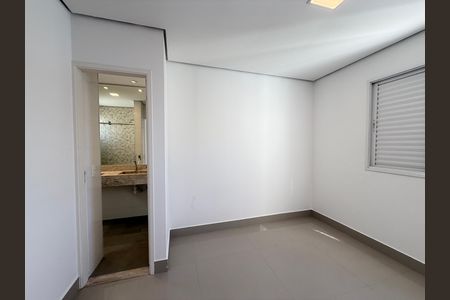 Apartamento à venda com 138m², 3 quartos e 2 vagas Apartamento à venda com 138m², 3 quartos e 2 vagassuite