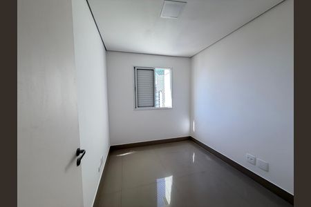 Apartamento à venda com 138m², 3 quartos e 2 vagas Apartamento à venda com 138m², 3 quartos e 2 vagasQuarto 3