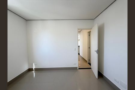 Apartamento à venda com 138m², 3 quartos e 2 vagas Apartamento à venda com 138m², 3 quartos e 2 vagassuite