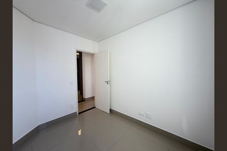 Apartamento à venda com 138m², 3 quartos e 2 vagas Apartamento à venda com 138m², 3 quartos e 2 vagasQuarto 3