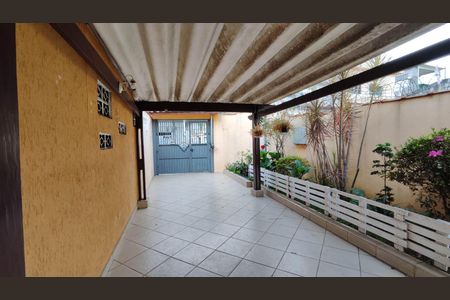 Garagem de casa para alugar com 2 quartos, 104m² em Vila Danubio Azul, São Paulo