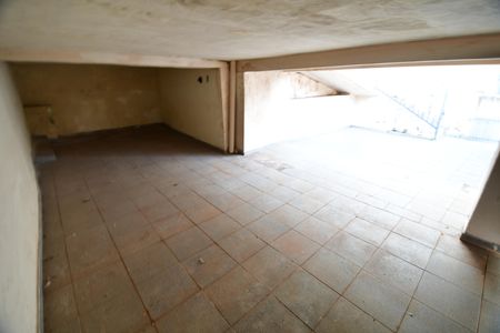 Garagem de casa à venda com 2 quartos, 115m² em Vila Miguel Vicente Cury, Campinas