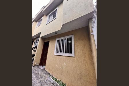 Área externa de casa para alugar com 2 quartos, 67m² em Vila Carmosina, São Paulo