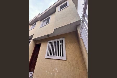 Área externa de casa para alugar com 2 quartos, 67m² em Vila Carmosina, São Paulo
