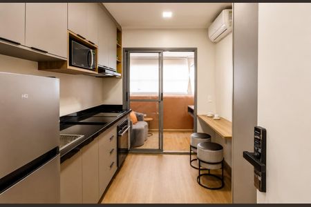 Cozinha de apartamento para alugar com 1 quarto, 30m² em Vila Nova Conceição, São Paulo