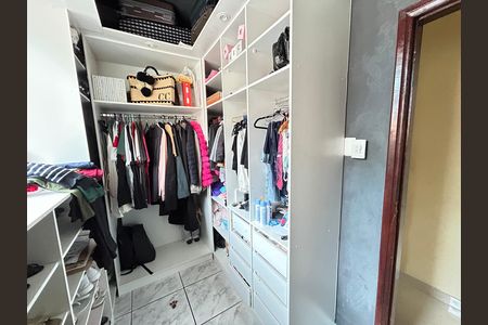 Casa para alugar com 210m², 4 quartos e 1 vagaCloset