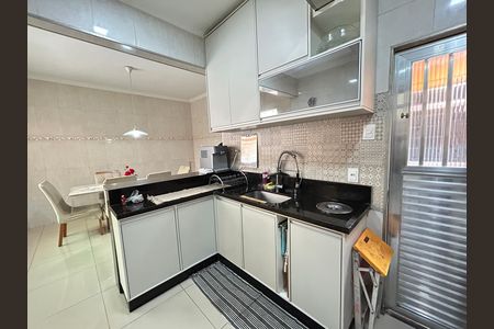 Cozinha de casa para alugar com 4 quartos, 210m² em Anchieta, Nilópolis