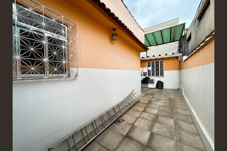 Área externa de casa para alugar com 4 quartos, 210m² em Anchieta, Nilópolis