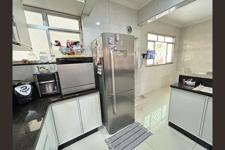 Casa para alugar com 210m², 4 quartos e 1 vagaCozinha