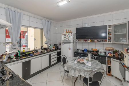 Casa à venda com 350m², 5 quartos e 12 vagas Casa à venda com 350m², 5 quartos e 12 vagasCozinha