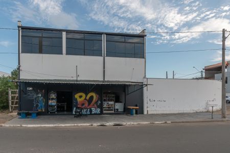 Casa à venda com 350m², 5 quartos e 12 vagas Casa à venda com 350m², 5 quartos e 12 vagasFachada