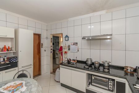 Casa à venda com 350m², 5 quartos e 12 vagas Casa à venda com 350m², 5 quartos e 12 vagasCozinha