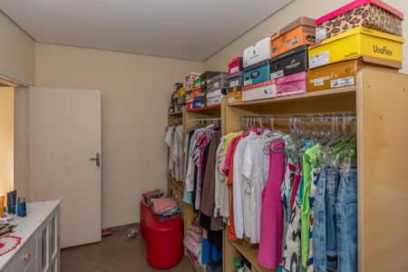 Casa à venda com 350m², 5 quartos e 12 vagas Casa à venda com 350m², 5 quartos e 12 vagasQuarto 4