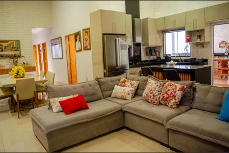 Casa à venda com 300m², 6 quartos e sem vagaSala