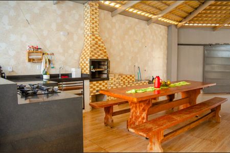 Casa à venda com 300m², 6 quartos e sem vagaÁrea gourmet