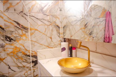 Banheiro da Suíte 2 de casa à venda com 6 quartos, 300m² em Residencial Recanto do Bosque, Goiânia