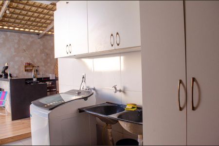 Área de Serviço de casa à venda com 6 quartos, 300m² em Residencial Recanto do Bosque, Goiânia