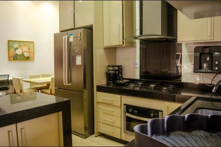 Cozinha de casa à venda com 6 quartos, 300m² em Residencial Recanto do Bosque, Goiânia