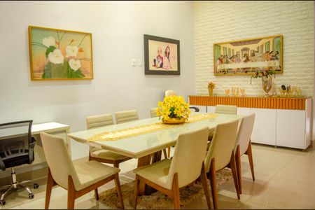 Casa à venda com 300m², 6 quartos e sem vagaSala de Jantar