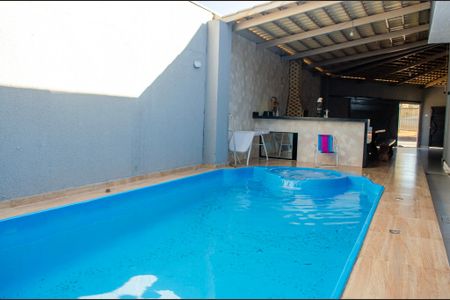 Casa à venda com 300m², 6 quartos e sem vagaPiscina