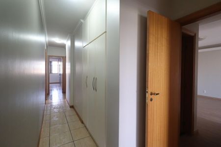 Corredor  de apartamento para alugar com 4 quartos, 172m² em Jardim America, Ribeirão Preto