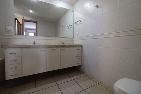 Apartamento para alugar com 172m², 4 quartos e 3 vagasBanheiro da Suíte