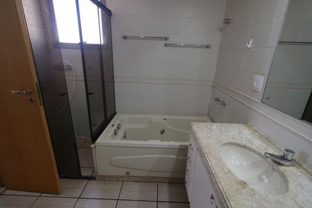 Apartamento para alugar com 172m², 4 quartos e 3 vagasBanheiro da Suíte