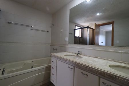 Apartamento para alugar com 172m², 4 quartos e 3 vagasBanheiro da Suíte