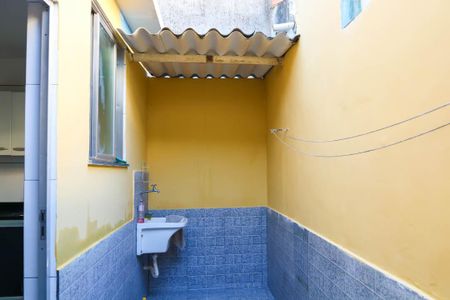 Casa de condomínio para alugar com 60m², 1 quarto e sem vaga Casa de condomínio para alugar com 60m², 1 quarto e sem vagaÁrea de Serviço