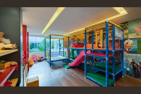 Apartamento à venda com 156m², 3 quartos e 3 vagas Apartamento à venda com 156m², 3 quartos e 3 vagasÁrea comum - Playground