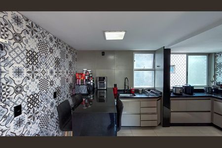 Apartamento à venda com 156m², 3 quartos e 3 vagas Apartamento à venda com 156m², 3 quartos e 3 vagasCozinha