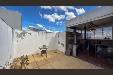 Apartamento à venda com 156m², 3 quartos e 3 vagas Apartamento à venda com 156m², 3 quartos e 3 vagasTerraço