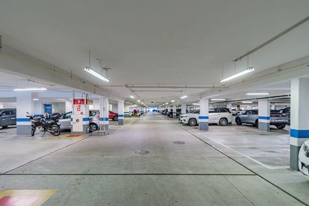 Apartamento para alugar com 105m², 3 quartos e 2 vagas Apartamento para alugar com 105m², 3 quartos e 2 vagasÁrea comum - Garagem